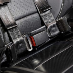 RTR Quickfit 4 bodový bezpečnostní pás spolujezdce pro Mustang 2018+ (1)
