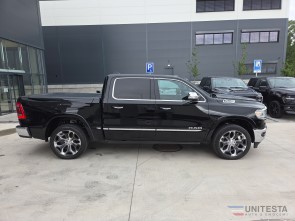 2022 RAM 1500 Crew Cab 4x4 V8 Limited najeto 208723 km (3)