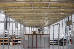 2023 Intech celohliníkový skříňový návěs  délka 11,6m , šířka 2,5 m hmotnost 2600 kg (18)