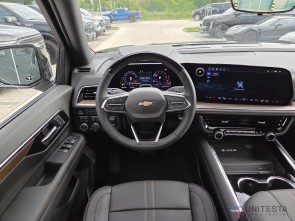 2026 Chevrolet Suburban High Contry 6,2 V8 black  24" černá 4 roky záruka nebo 200 000 km (13)