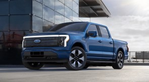 2025 Ford F150 LIGHTNING XLT  98KW silver