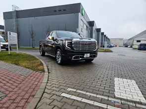 2023 GMC Sierra 1500 4WD Denali dlouhá korba  - polep antracit - 22 000 km 1A stav (2)