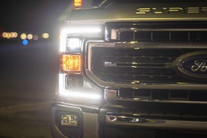 Morimoto hybrid LED hlavní světlomety pro Ford Superduty 2020+ (2)