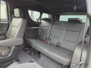 2026 Chevrolet Suburban High Contry 6,2 V8 black  24" černá 4 roky záruka nebo 200 000 km (8)