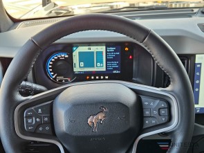 2023 Ford Bronco 4x4 Badlands Sasquatch - black only 250 miles !! (12)