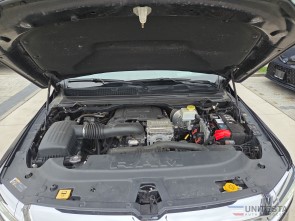 2022 RAM 1500 Crew Cab 4x4 V8 Limited najeto 208723 km (9)