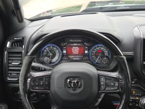 2022 RAM 1500 Crew Cab 4x4 V8 Limited najeto 208723 km (8)