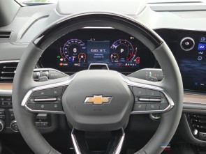2026 Chevrolet Suburban High Contry 6,2 V8 black  24" černá 4 roky záruka nebo 200 000 km (14)